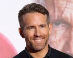 Ryan Reynolds offre la sua 'esperienza' per affrontare la pandemia: 'Ho interpretato uno studente di medicina'
