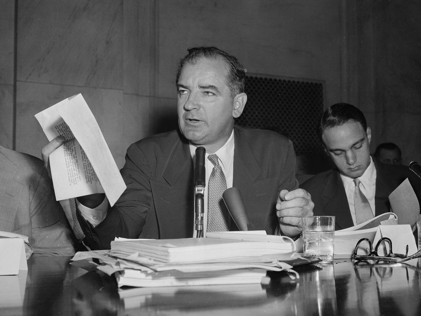 Oppenheimer: from the arms race to McCarthyism, film history - OiCanadian