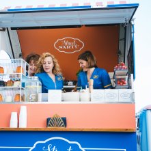 Vivi e lascia vivere: una scena della serie