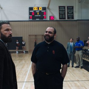 Tornare a vincere: Ben Affleck, Jeremy Radin e Al Madrigal in una scena del film