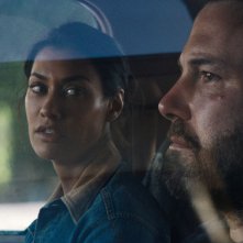 Tornare a vincere: Ben Affleck e Janina Gavankar in una scena del film