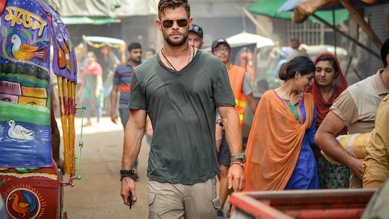 Extraction 2, una nuova immagine dal film Netflix mostra Chris Hemsworth pronto a combattere