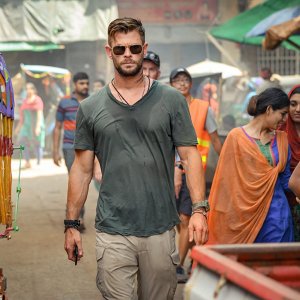 Tyler Rake: Chris Hemsworth in una scena del film