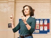 La sfida delle mogli, la recensione: Kristin Scott Thomas e le signore del coro