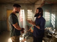 Tyler Rake, il film Netflix criticato per quel 'filtro giallo in Bangladesh'