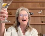Meryl Streep scatenata: brinda su Zoom per il compleanno di Steven Sondheim  (VIDEO)