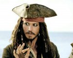 Pirati dei Caraibi: il cappello di Johnny Depp è fatto di gomma, svelata la ragione