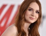 Karen Gillan, Aaron Paul e Jesse Eisenberg star del film sci-fi Dual