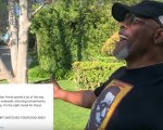 Samuel L. Jackson urla complimenti ai passanti nel video di Some Good News