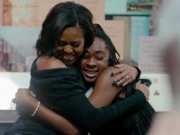 Becoming - La mia storia, la recensione: su Netflix uno sguardo sulla vita di Michelle Obama
