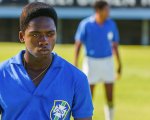 Pelé, stasera su Canale 5 il biopic sul campione di calcio brasiliano