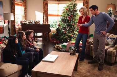 Modern Family 110 Undeck The Halls