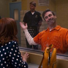 Unbreakable Kimmy Schmidt: Kimmy vs il Reverendo: Jon Hamm in una scena del film