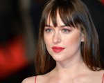 Dakota Johnson nel cast di Don't Worry, Darling, nuovo film diretto da Olivia Wilde