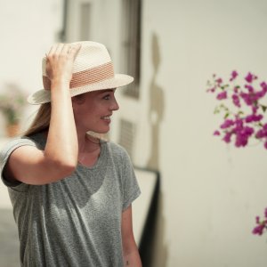 White Lines: Laura Haddock in una scena della serie