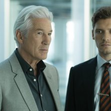 MotherFatherSon: Richard Gere e Billy Howle in una scena