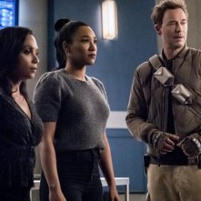 The Flash 6: Tom Cavanagh, Danielle Nicolet e Candice Patton nell'episodio Liberation