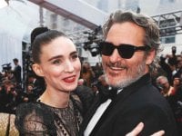 Joaquin Phoenix e Rooney Mara insieme per sostenere i più colpiti dal coronavirus (VIDEO)