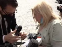 Sandra Milo si incatena a Palazzo Chigi, poi incontra Giuseppe Conte