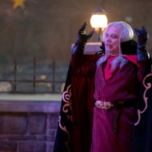 What We Do in the Shadows 2: Mark Hamill in una scena della seconda stagione