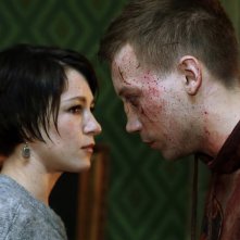 Evgeniya Kregzhde e Aleksandr Kuznetsovna in una scena di Muori papà… muori! - Why Don’t You Just Die!