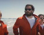 Sotto il sole di Riccione: teaser trailer e data di uscita del film Netflix scritto da Enrico Vanzina