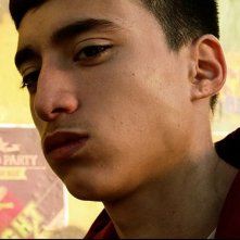 We Die Young: Elijah Rodriguez in una scena del film