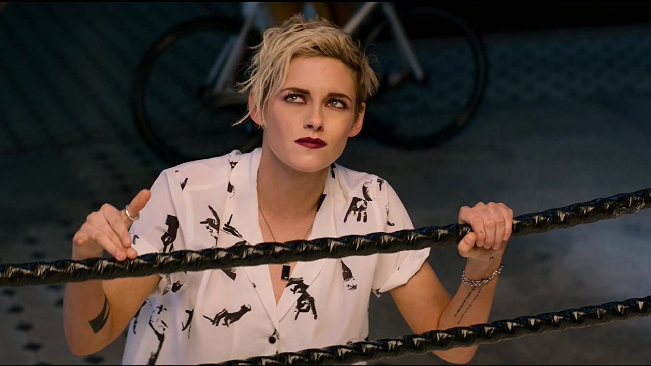 Kristen Stewart in una scena di Charlie's Angels