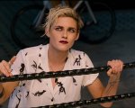 Kristen Stewart denuncia Hollywood: “È troppo difficile fare film, l’industria è un inferno capitalista”