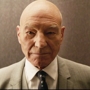 Charlie's Angels: Patrick Stewart in una scena del film