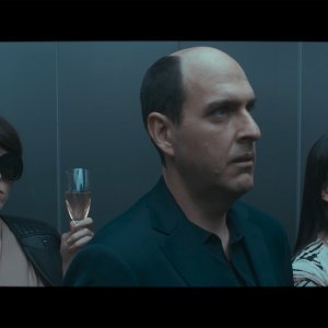 El Presidente: Andrés Parra, Karla Souza e Paulina Gaitan in una scena della serie Amazon Prime Video