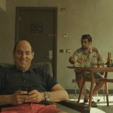 El Presidente: Andrés Parra e Alberto Ajaka in una scena della serie Amazon Prime Video