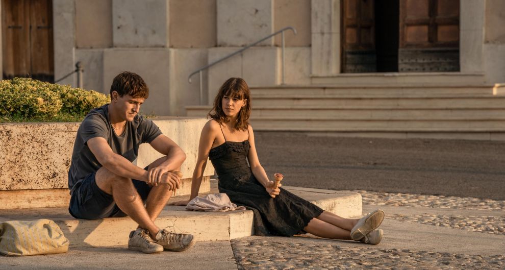 Daisy Edgar-Jones e Paul Mescal in una scena in Italia di Normal People