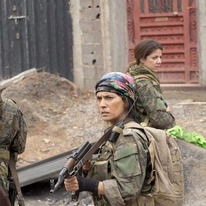 Red Snake: Amira Casar, Maya Sansa, Esther Garrel in una scena del film