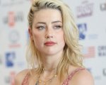 Amber Heard alla manifestazione di Black Lives Matter, ma il web la accusa di essersi messa in posa