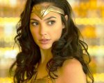 Justice League: Gal Gadot nei panni di Batman in una nuova foto dietro le quinte