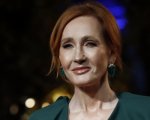 J.K. Rowling, nuove ripercussioni per i suoi tweet transfobici: la casa editrice è in rivolta
