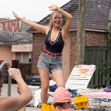 On Becoming a God: Kirsten Dunst in una foto di scena