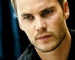 Le belve: Taylor Kitsch ha imparato ad uccidere con un istruttore Navy SEAL