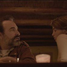 Doppia Pelle: Jean Dujardin, Adèle Haenel durante una scena del film