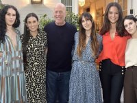 Demi Moore a papà Bruce Willis:'I nostri figli fortunati ad averti'