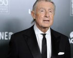 Joel Schumacher: morto il regista di Batman Forever e Ragazzi perduti