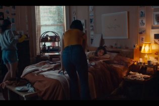 The Broken Hearts Gallery - Trailer