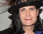 Corey Feldman ricorda Joel Schumacher: 'voleva salvarmi dalla droga'