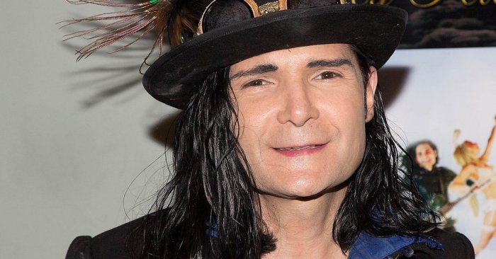 Corey Feldman ricorda Joel Schumacher: "voleva salvarmi dalla droga"