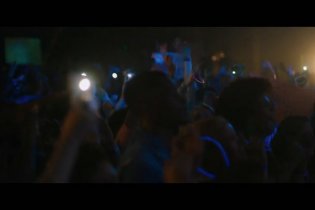 L'assistente Della Star - Clip -   Stop For A Minute