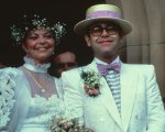 Elton John, l’ex moglie gli fa causa