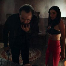 Kill Chain - Uccisioni a catena: Nicolas Cage e Anabelle Acosta in una scena del film