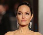 Angelina Jolie: i fan dell'MCU la vogliono alla regia di Captain Marvel 2