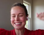 Brie Larson lancia il suo canale YouTube con un divertente video